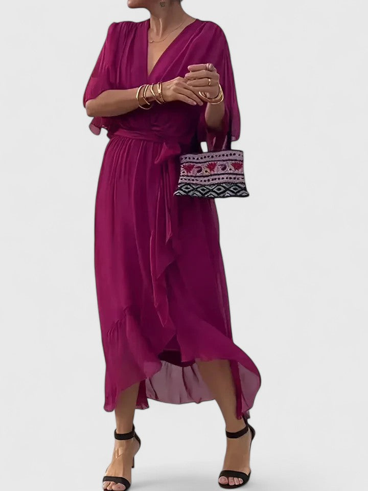 Nada | Elegantti V-kaula-aukko Mekko